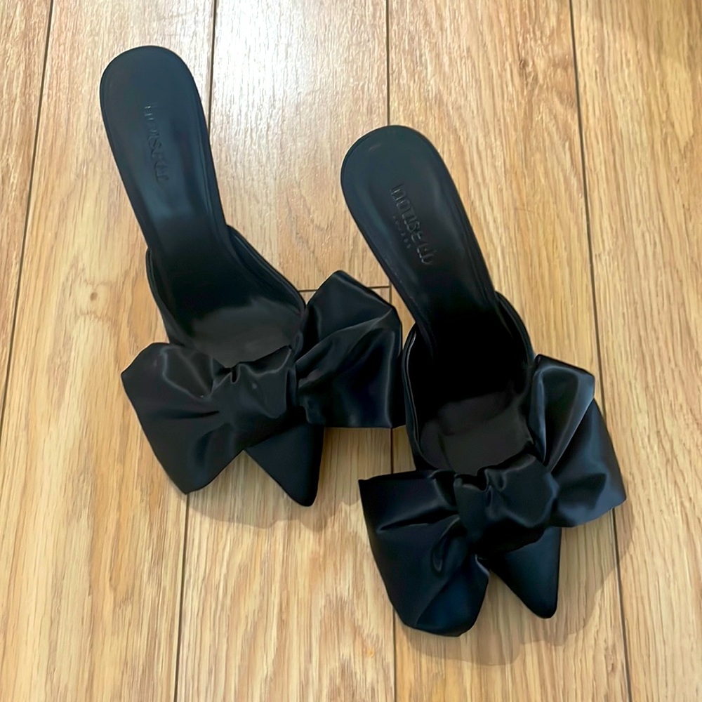 Brand new House of CB Bow Mules